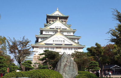 圧倒的スケールの大阪城、豊臣・徳川・大阪市民、落城しては再生した城の歴史を知る旅