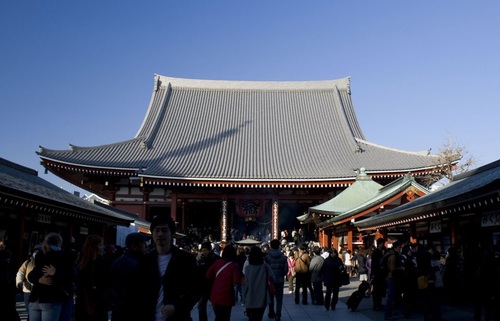 東京最古の寺・浅草寺、年間約3,000万人が訪れる観音霊場で50箇所のご利益スポットを巡る旅