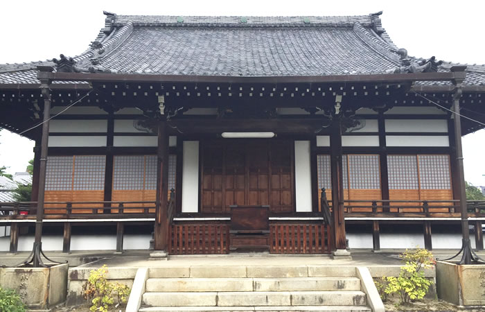 本満寺の本堂