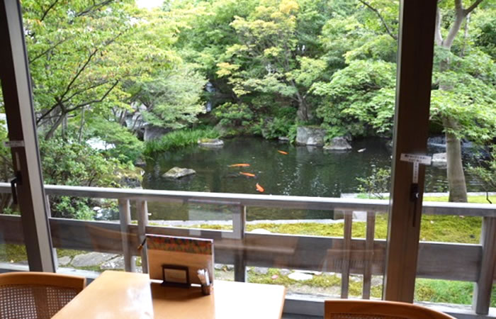 「活水軒」から見る日本庭園