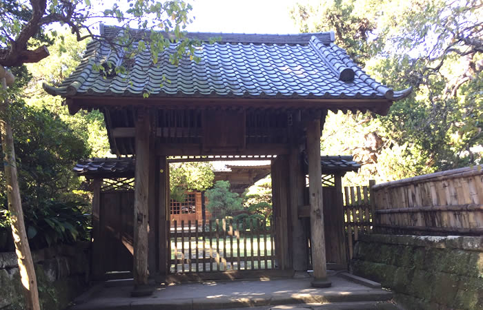 寿福寺の中門