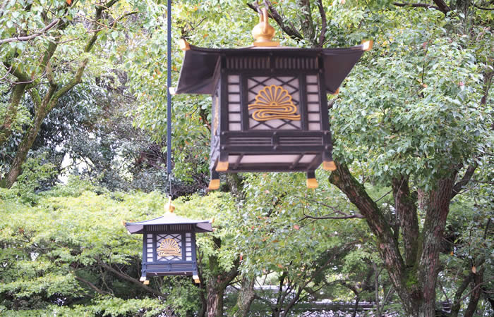 湊川神社の境内