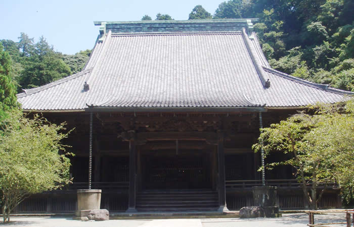 妙本寺の境内