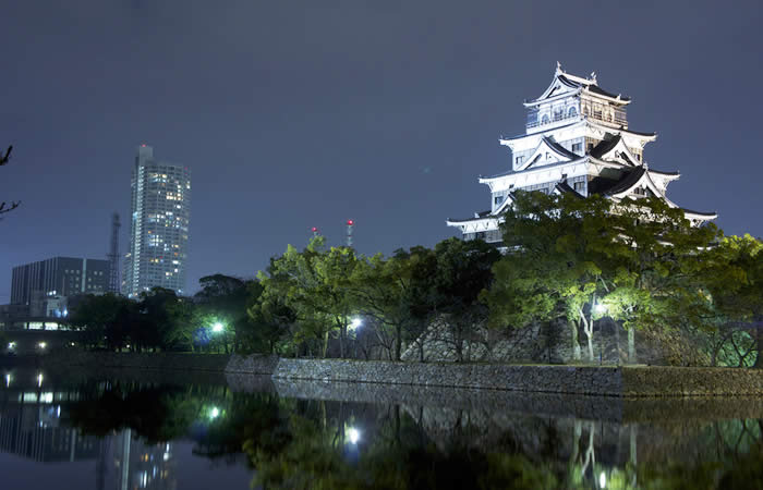 美しい夜の広島城