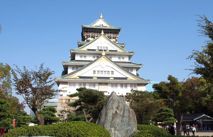 現在の大阪城の天守閣